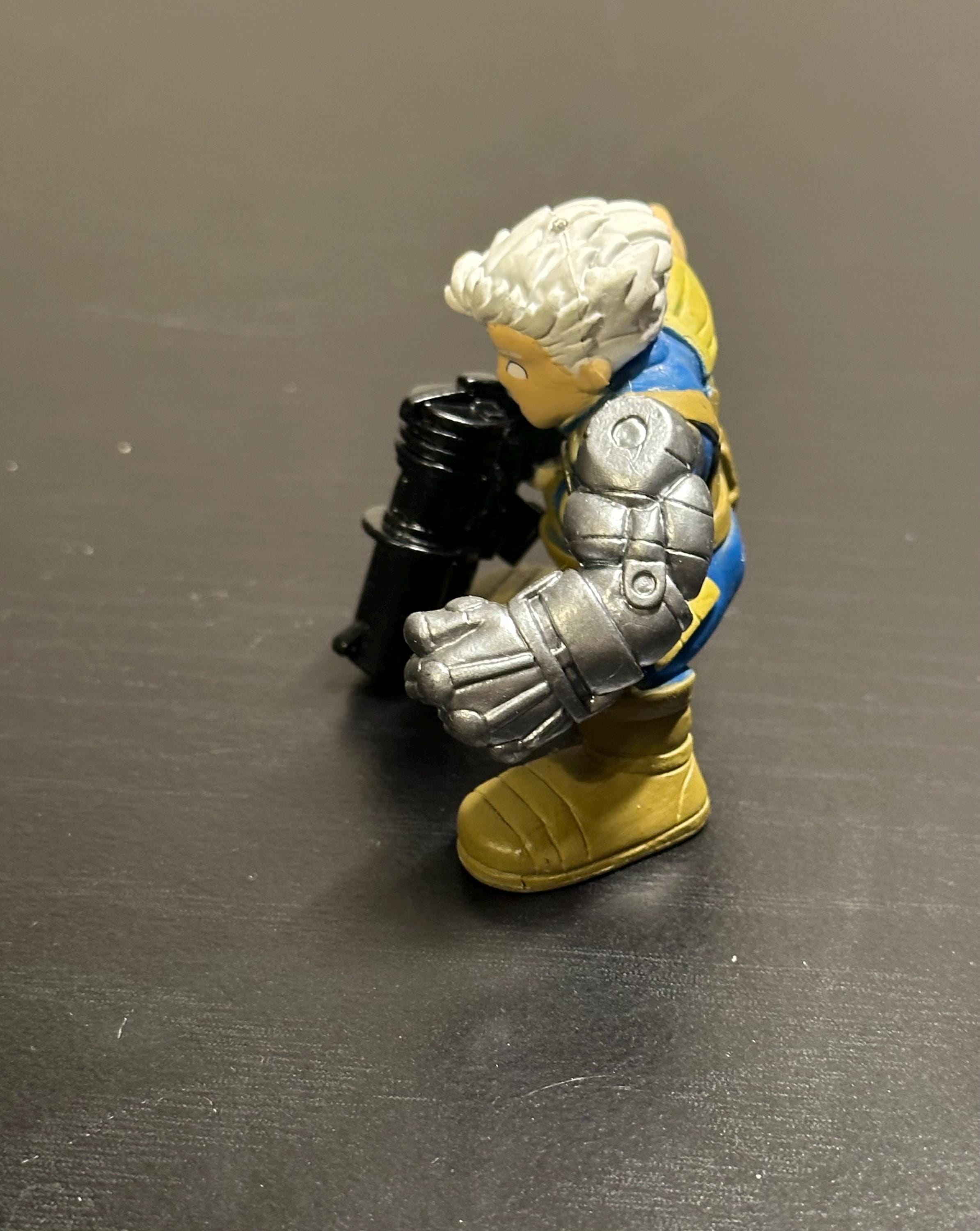 Vintage Hasbro Super Hero Squad Mini Figure Marvel X-Men Cable image 3