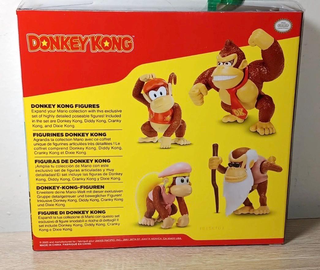 World of Nintendo Donkey Kong 4-pack Figures, Diddy, Dixie, Cranky