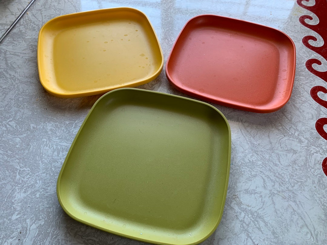 Set of Three Vintage Tupperware Plates Etsy
