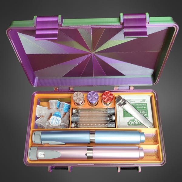 Caja de almacenamiento para pluma de inyección y caja combinada