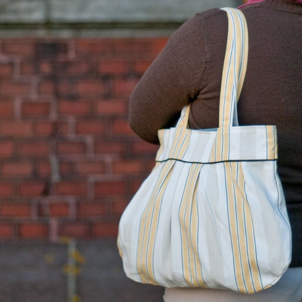 Haddeby, pleated purse in yellow stripes