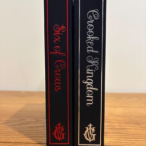 Libros de tapa dura Six of Crows: Edición especial encuadernada en tela personalizada imagen 5