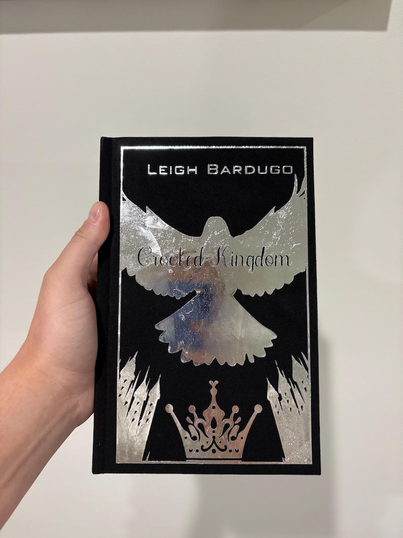 Libros de tapa dura Six of Crows: Edición especial encuadernada en tela personalizada imagen 3