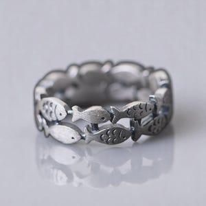 Against The Current Ring | 925 Sterling Silver | Gray Fish Adjustable Band | Unisex Swimming Against The Tide | Jewelry for Men & Women