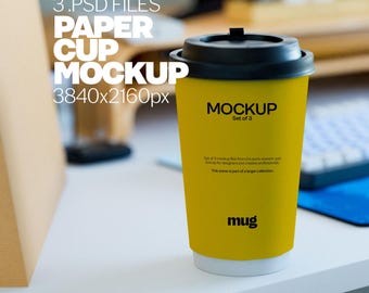 Papierkaffeetasse-Mockup-Bundle auf einem weißen Tisch für Lebensmittel und Getränke-Branding-Mockups - 3 psd Mock-up-Dateien