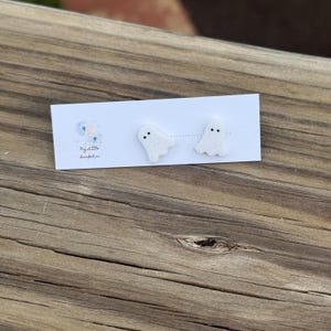 Halloween Clay Stud Earrings: Polymer Clay Spooky Jewelry ghosts ( wavy)