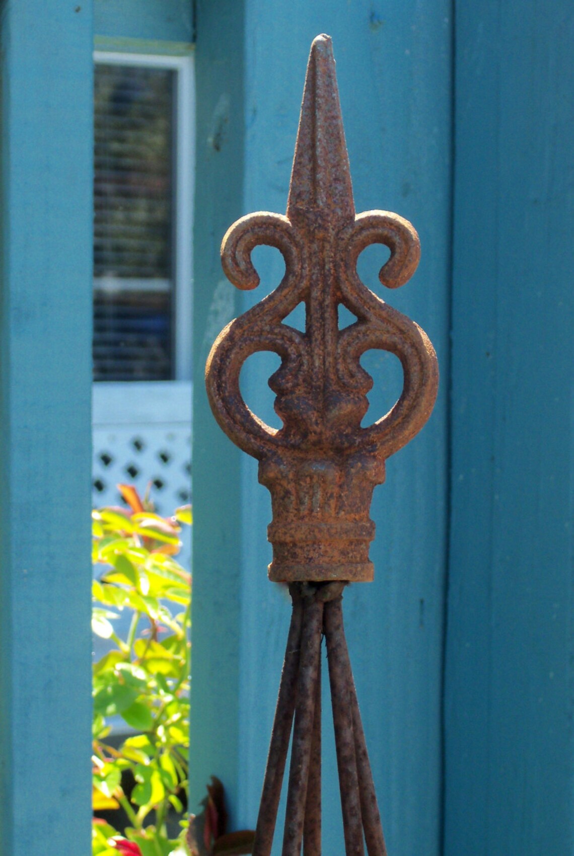 TWOClassic LYRE Topped Trellis Tower All Metal Stylish Etsy
