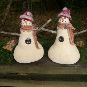 Primitive Folk Art Christmas Winter Snowman Dolls Pair