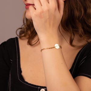 Pulsera con nombre personalizado, cadena con clip de papel personalizada, joyería con letras de disco, pulsera con fecha grabada, regalos navideños únicos para ella