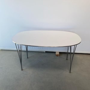 Dining table - Piet Hein