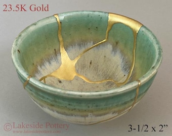 23.5K Gold Stoneware Kintsugi bowl