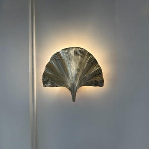 Goldene Ginkgoblatt Wandleuchte, Nickel gebürstet & Messing