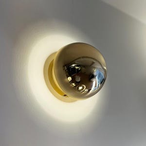 Round Wall Sconce, Brass Wall Light – Modern LED Wall Sconce- Wall sconce for hallway and bedroom- round wall light - sunburst wall light