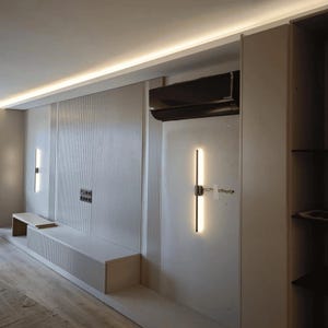 Modern Minimalist Wall Sconce /Sleek Vertical Wall Lamp for Contemporary Home Decor / Modern Led Wall Sconce / Minimalist Wall Light Fixture