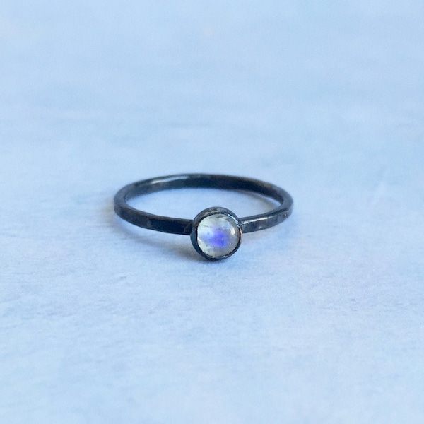 Black moonstone ring, June birthstone ring, tiny gothic midi ring with oxidized sterling silver and rainbow moonstone, gift for her