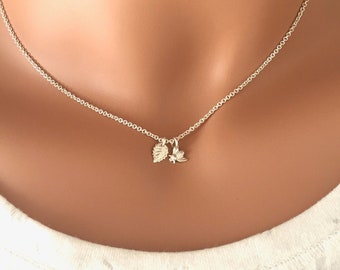 Silver bee necklace, Dainty choker, Sterling silver leaf necklace, Bumble bee, Dainty chain choker