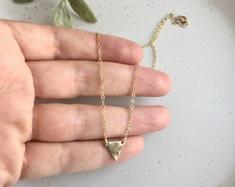 Dainty choker Triangle Necklace made from 14k gold filled, Geometric minimalist necklace, Simple necklace perfect gift for girlfriend