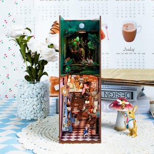 Alice in Wonderland Book Nook DIY Kit – 3D Wooden Miniature Bookshelf Insert, Fantasy Book Scenery, Perfect Gift for Readers & Hobbyists