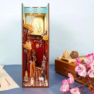 DIY Cats Diary Book Nook Kit with Lights – Cute Cat-Themed Miniature Bookshelf Insert – Wooden Dollhouse Craft Gift for Cat Lovers