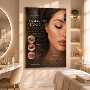 Op de afbeelding: Een rechthoekige poster voor een beautystudio met een close-up van een gezicht dat permanente make-up krijgt. De tekst bevat PERMANENT MAKE-UP, POWDER BROWS, LIDSTRICH en LIPPEN, naast iconen voor sociale media, locatie en telefoon onderaan.