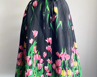 Falda vintage de los años 70 de algodón con estampado de tulipanes y flores negras, corte en A, ajustada y con vuelo, talla M/L