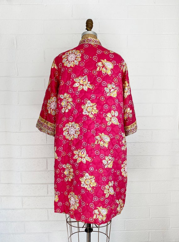 Vintage 1960s Quilted Robe Paisley Print Loungewe… - image 5