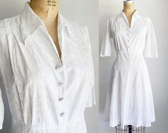 Vintage 1940s Dress Embroidered White Fit & Flare 50s Shirtdress M