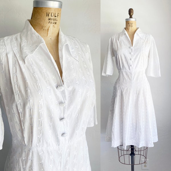 Vintage 1940s Dress Embroidered White Fit & Flare 50s Shirtdress M