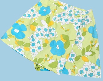 Vintage 1960s Mod Lime Green Floral Print Skort Shorts/Skirt XS