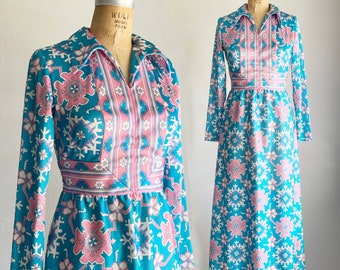 1970s Vintage Winter Novelty Print Blue Pink Poly Maxi Dress XS/S