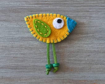 Felted Wool Easter Chicken Brooch: Spring Bird Accessory
