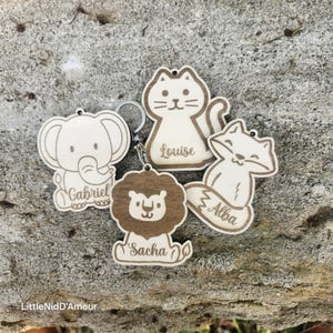 Porte-Clés Enfant Personnalisé en Bois | Pochette Boîte à Histoires ou Sac à Dos | 4 Animaux au Choix | Cadeau École | Fait Main Durable