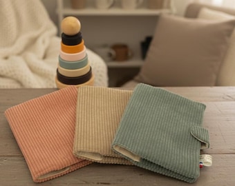 Protège Carnet de Santé Personnalisé – Velours Côtelé & Gaze de Coton | Brodé au Prénom | Cadeau Naissance Bébé Garçon Fille | Oeko-Tex