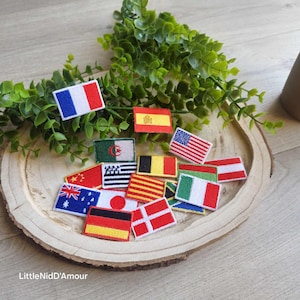 Iron-on or embroidery applique patch - 4.5x3 cm flag - Personalized accessory for clothing, bags, and accessories