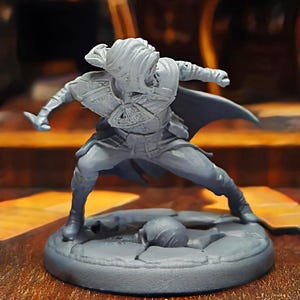 Halfling rogue - 3D Printed Fantasy dnd Miniatures for Dungeons & Dragons Tabletop Gaming - Custom RPG Figurines - halfling assassin