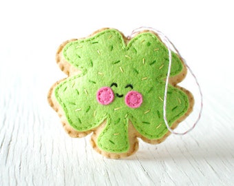 PDF Pattern - Sugar Cookie Shamrock, St. Patrick's Day Ornament Pattern, Kawaii Softie Sewing Pattern, Felt Ornament Pattern