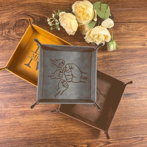 Personalized Leather Valet Tray with engraved design, Custom Father&#39;s Day Gift, Handmade Leather Tray for Best men, Dice Game Box, Mom Gift