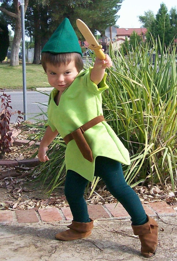 Costume da Peter Pan Cosplay Taglie per bambini Faux Tunica in pelle  scamosciata verde lime Cappello alpino in feltro Collant con piume rosse  Fodero per spada -  Italia