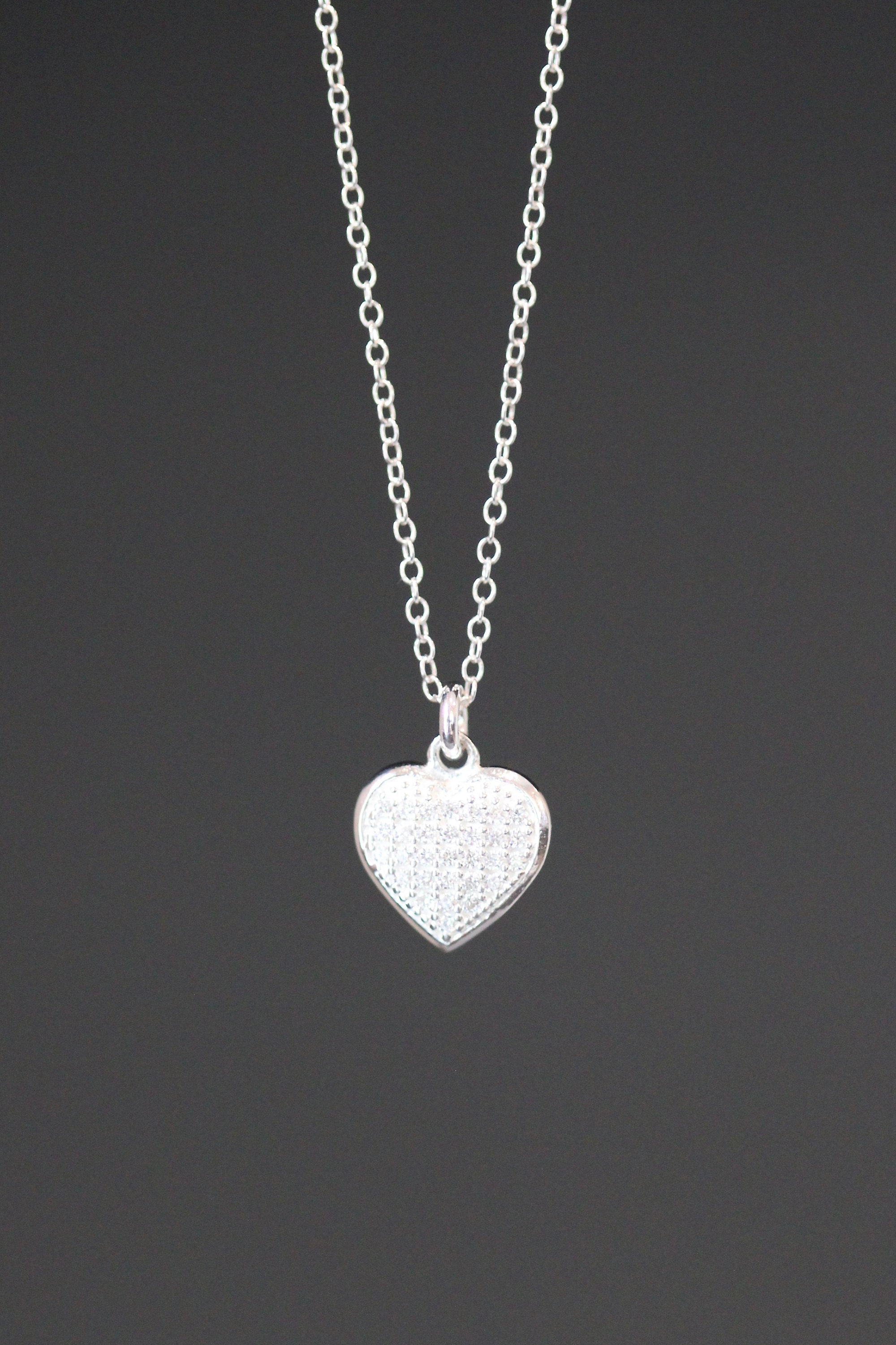 【CHUU 着用】Heart Kiss Pave Necklace(925 Silver, SILVER) 925 Sterling Silver Pave Cz Heart Pendant Necklace 13mm(0.51