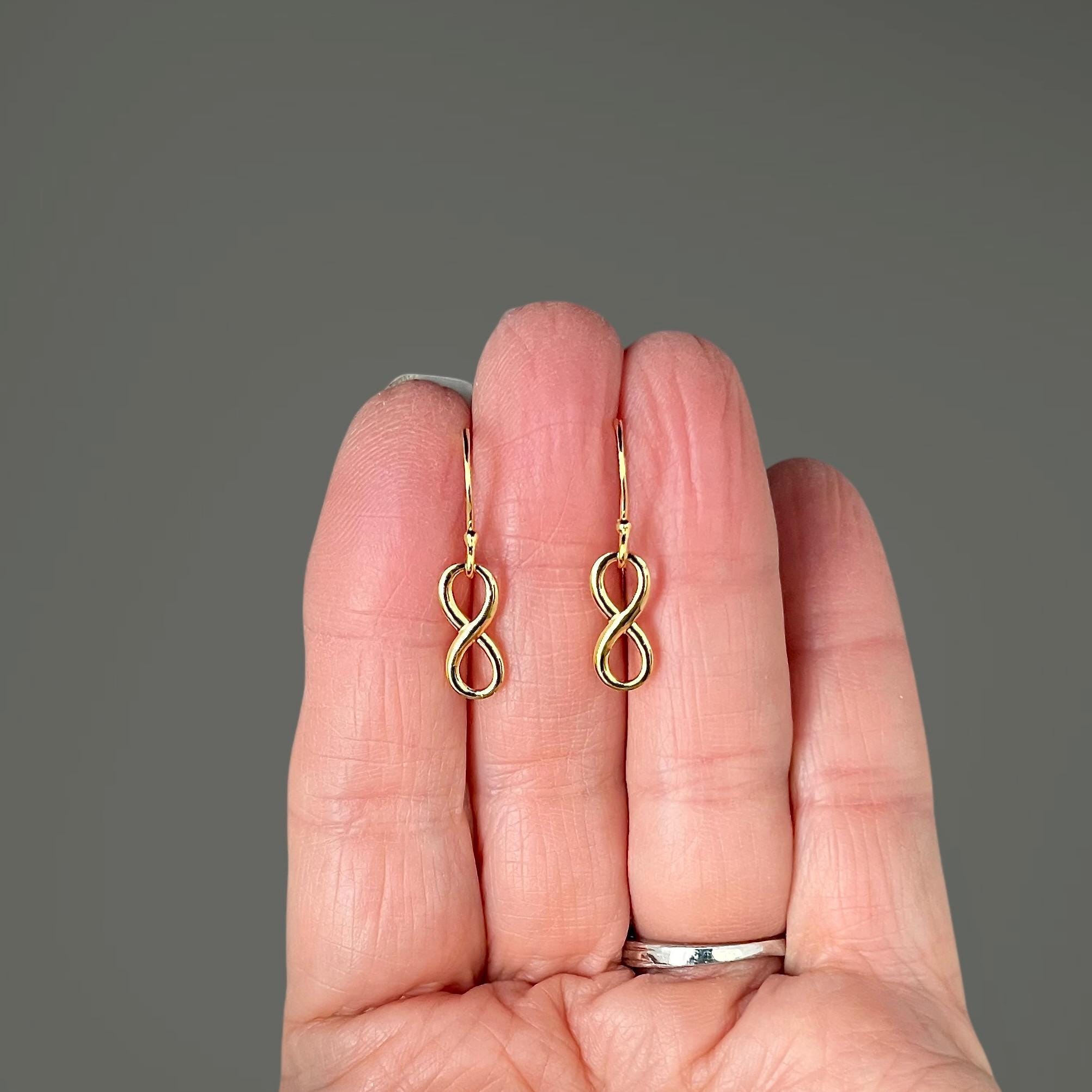 Boucles D'oreilles Symbole Infini En Or Jaune 9 Carats - Neuf Avec étiquettes, Marque JewelleryBox