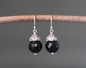 Orecchini pendenti in onice - Orecchini con pietre preziose nere - Orecchini in argento di Bali - Orecchini in onice nero - Orecchini neri e argento