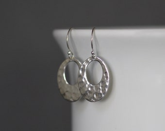 Hammered Silver Earrings - Oval Silver Earrings - Everyday Silver Jewelry - Simple Silver Earrings - Lightweight Silver Earrings