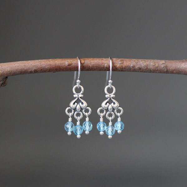 Boucles d’oreilles Blue Topaz - Boucles d’oreilles Small Chandelier - Boucles d’oreilles Blue Gemstone - Boucles d’oreilles Bali Silver - Boucles d’oreilles enveloppées de fil d’argent