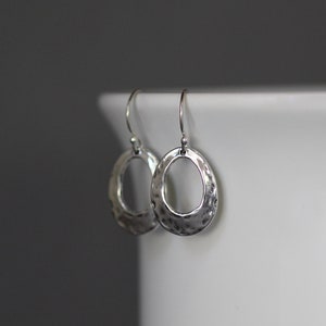 Silver Oval Earrings - Hammered Silver Earrings - Bali Silver Earrings - Simple Silver Earrings - Lightweight Silver Earrings