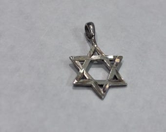 Silver Star of David Pendant: Symbol of Faith