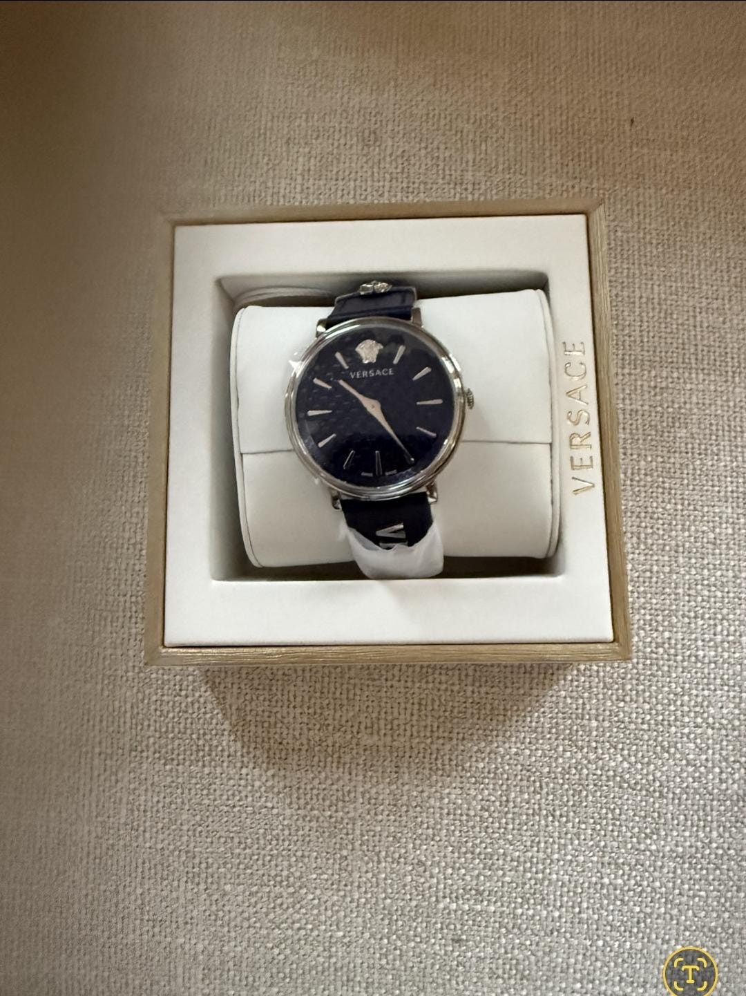 Versace Women display picture 3