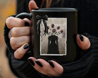 Dark Academia Monster Girl-mugg: Whimsigoth-kaffekopp, pastellgoth-present