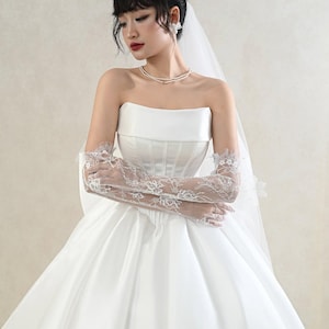 Minimalist Wedding Dress / Corset Wedding Dress / Basque Waist Wedding Dress / Simple Wedding Dress / Ball Gown Wedding Dress / SA113