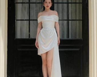スリット入りストラップレスタフタフラワーウェディングドレス | Rosie