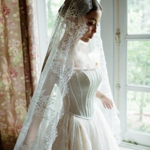 Lace Wedding Dress / Fairytale Wedding Dress / Flowy Wedding Dress / Luxury Wedding Dress / Corset Wedding Dress / SA082